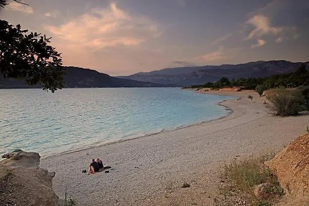Camping Pres Des Gorges Du Verdon Et Du Lac De Ste Croix 04500 Tout Equipe Confort Calme Lavande Sainte-Croix-de-Verdon 0*,  France
