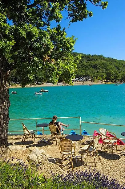 Camping prés des Gorges du Verdon et Du Lac De Ste Croix 04500 Tout Equipé Confort Calme Lavande Sainte-Croix-du-Verdon
